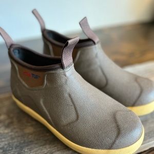 XTRATUF ankle boots size 5